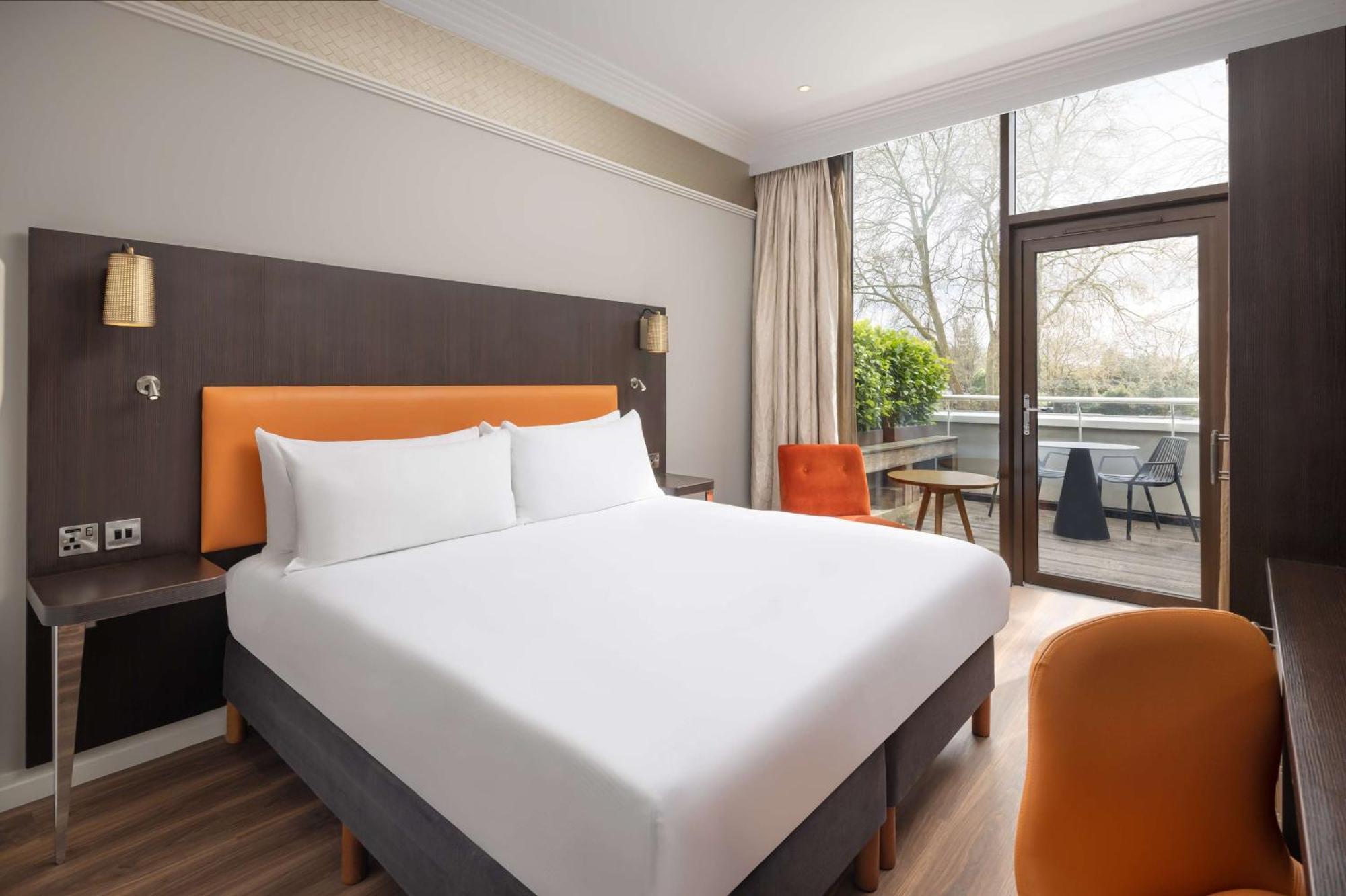 Готель Doubletree By Hilton London - Hyde Park Екстер'єр фото