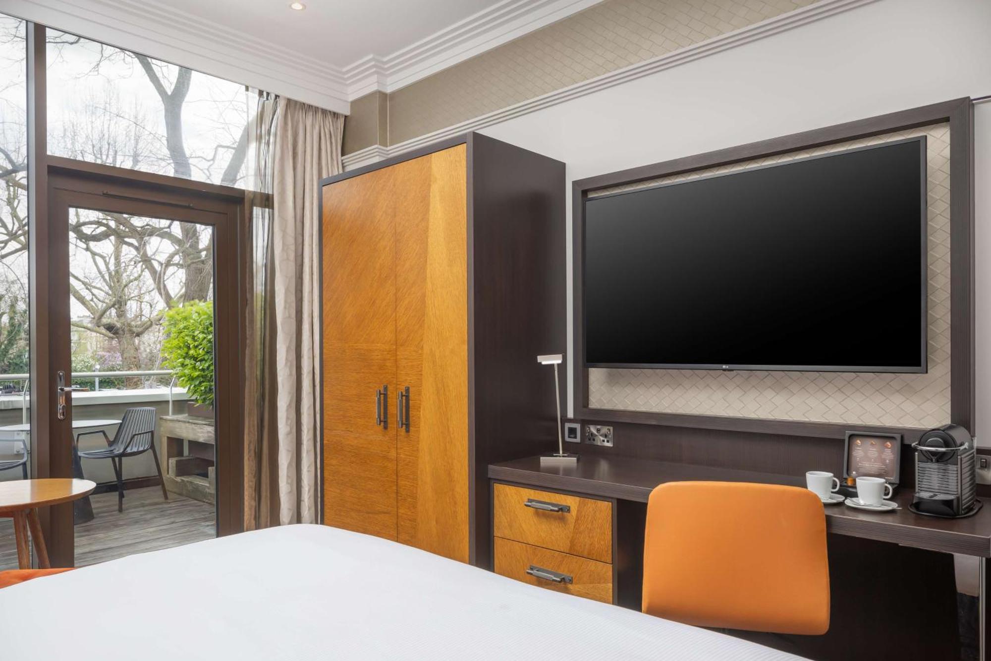 Готель Doubletree By Hilton London - Hyde Park Екстер'єр фото